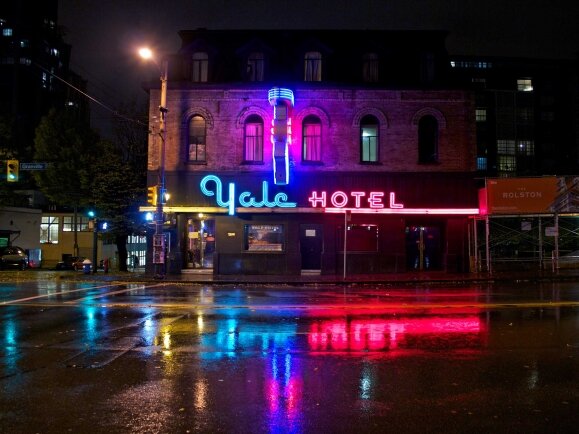 Image of The Yale Hotel sign